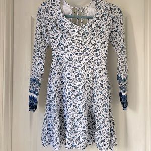 Hollister long sleeve blue and white floral dress